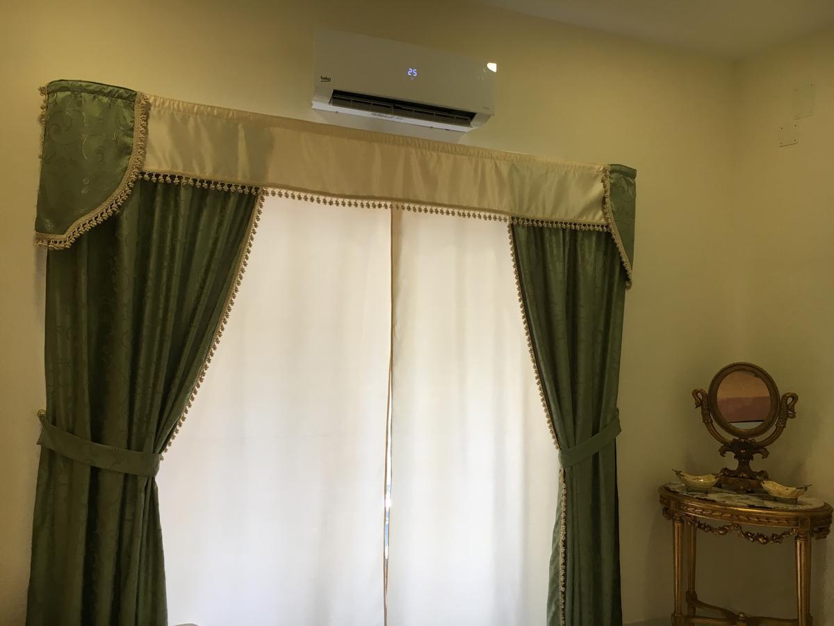 Mercury Room&breakfast Bed & Breakfast Napoli